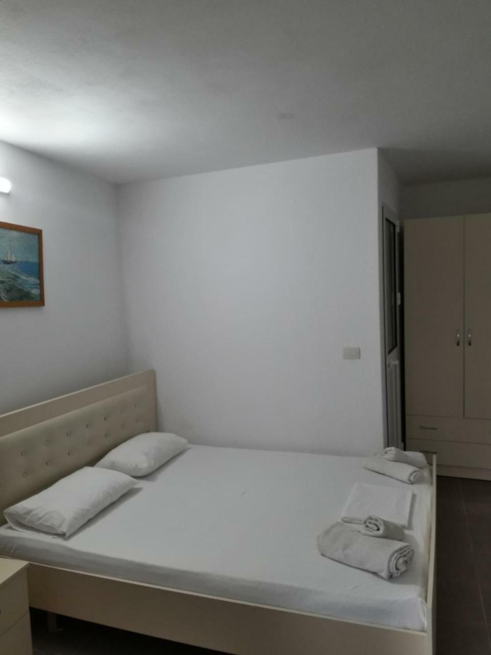 Rooms&apartments Analipsi