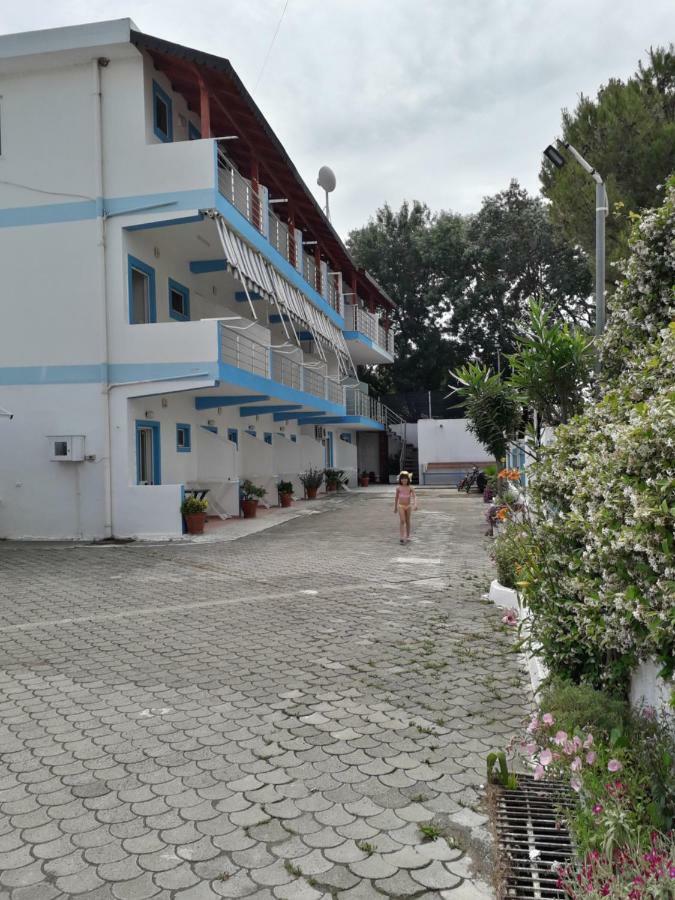 Rooms&apartments Analipsi